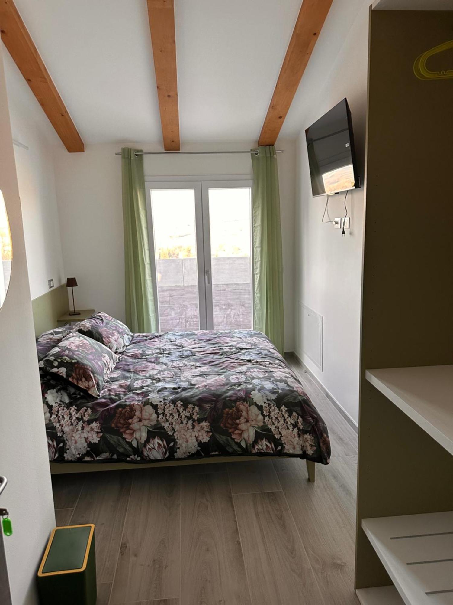 La Sosta Di Guido A Tavullia Bed and Breakfast Eksteriør billede